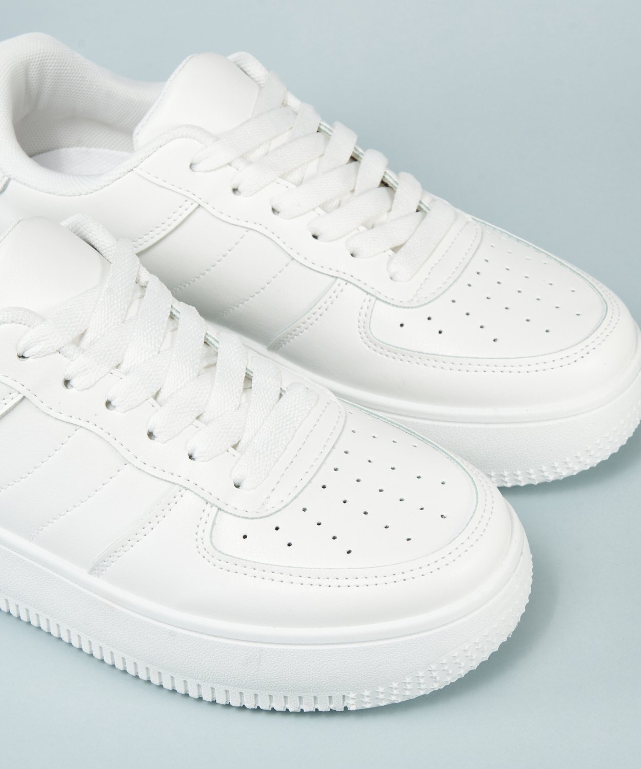 Zapatilla color block image number null